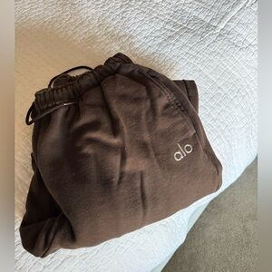 ALO Yoga Accolade Straightleg Sweatpants Size M